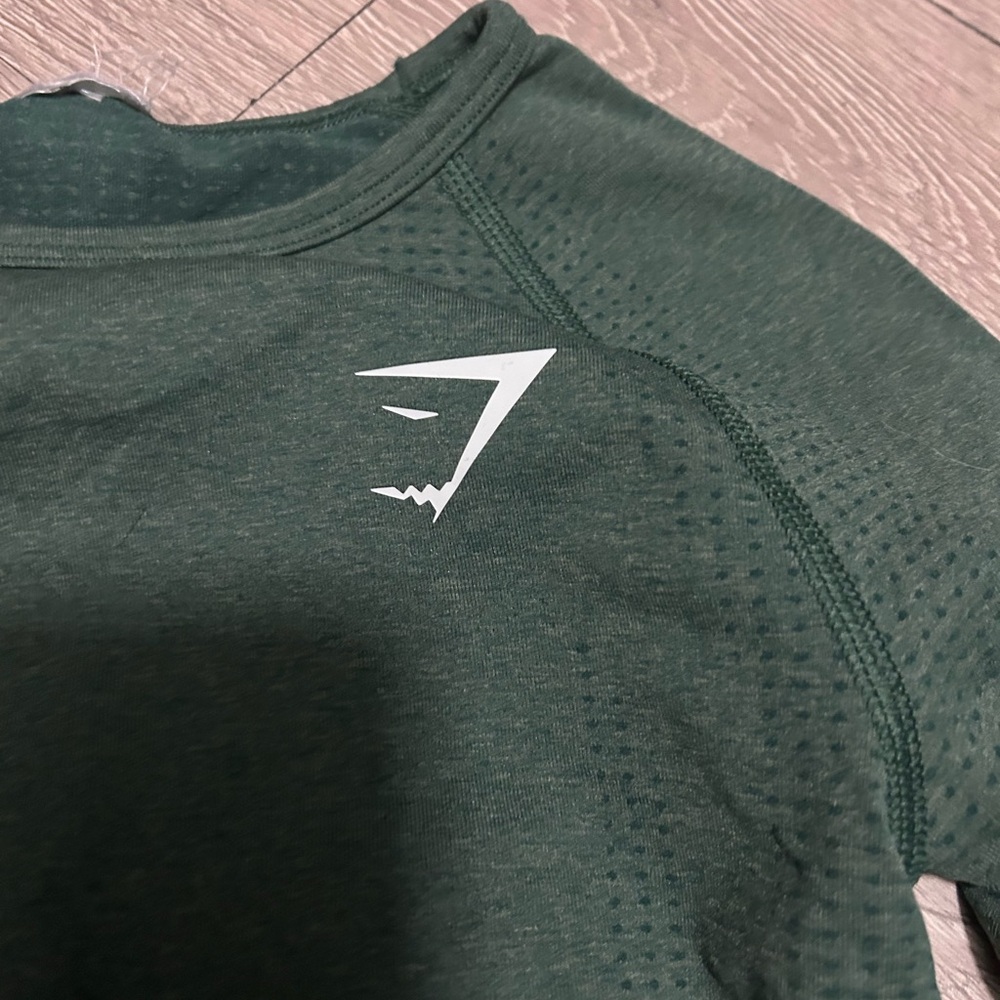 Gymshark Dark Green Seamless Long-Sleeve Crop Top - Picture 2 of 3